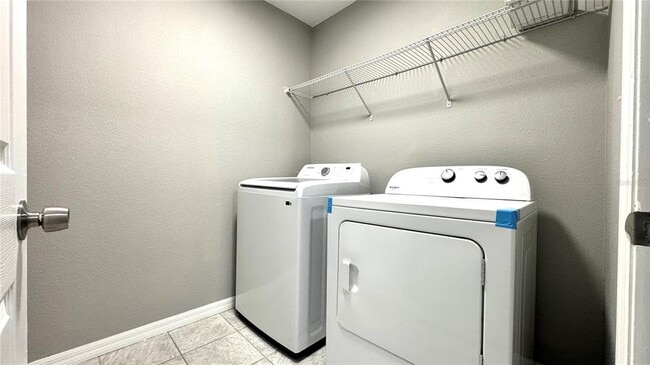 Building Photo - 4718 Blue Diamond St