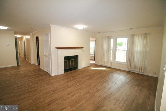Building Photo - 11325 Halethorpe Terrace