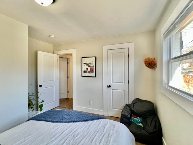 Building Photo - IMMACULATE with ALL THE UPDATES!