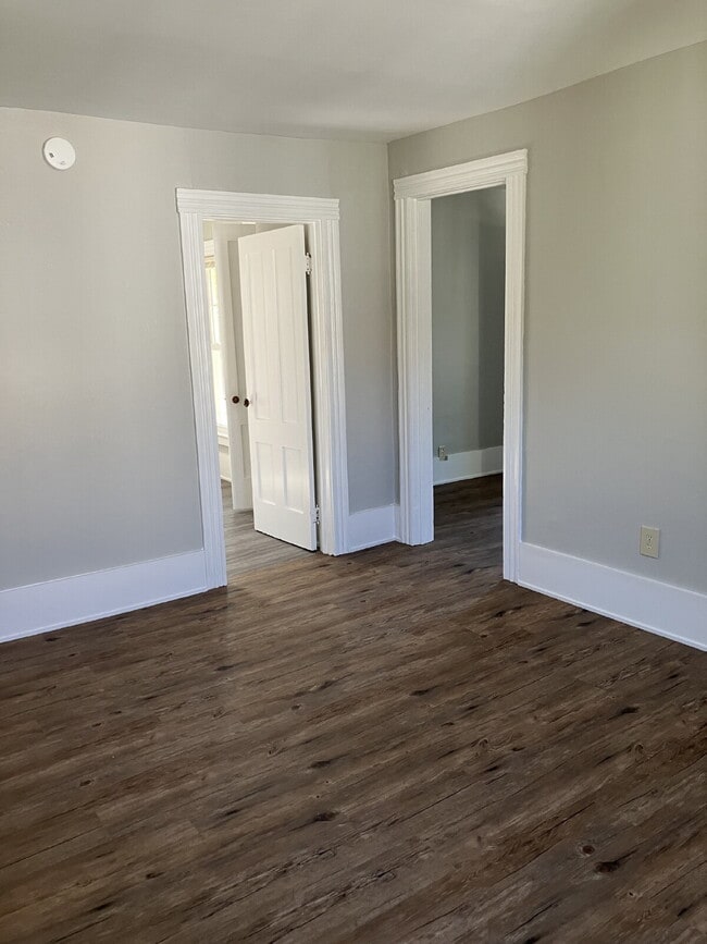 Building Photo - Available October 1 in the Village of Fairport!  2 Bedroom 1 bath upper apartment for $1,515/mo