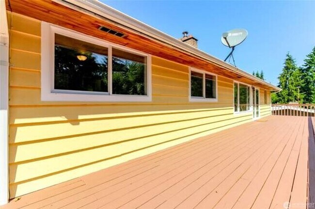 Building Photo - Spacious 3BR House in Federal Way