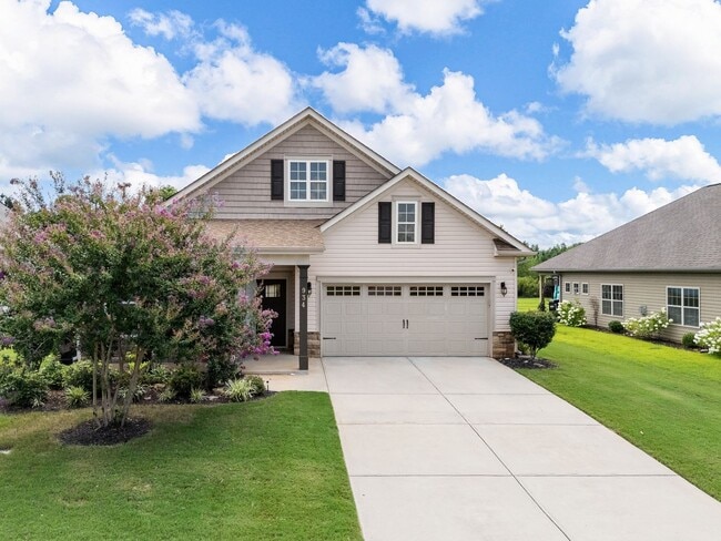 Building Photo - Beautiful 4 BR, 2 BA Home, 2 Car Garage wi...