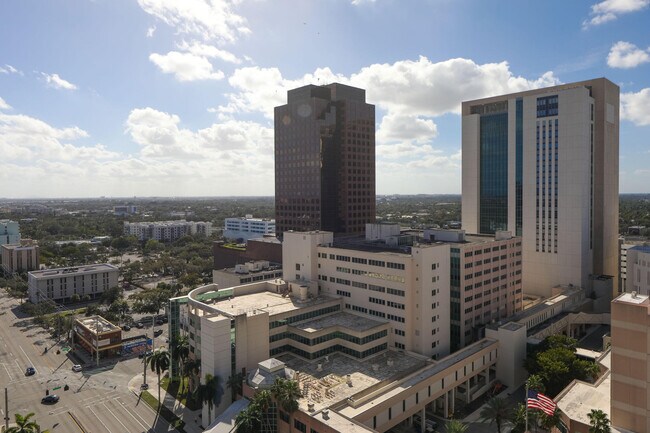 Building Photo - 511 SE 5 Ave