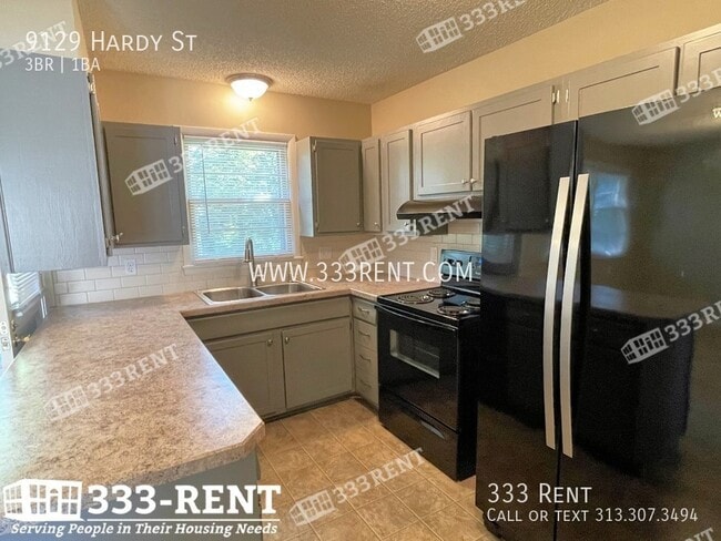 Building Photo - 9129 Hardy St