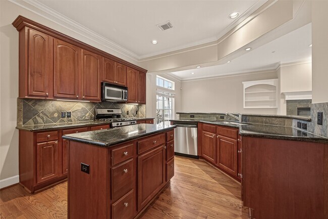 Building Photo - 5111 Inker St