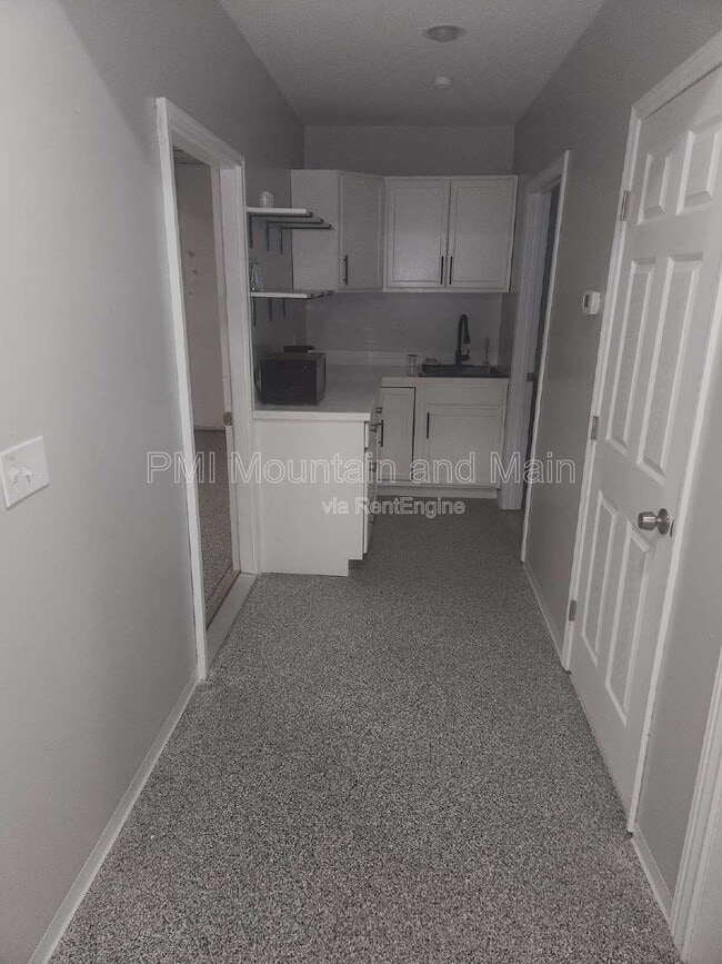 Building Photo - 52 Kirby Rd