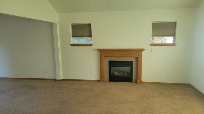Building Photo - Great 3-bedroom Home In The Valley On Cul-...