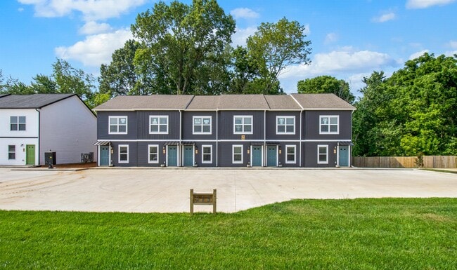 Building Photo - 215 Notgrass Rd