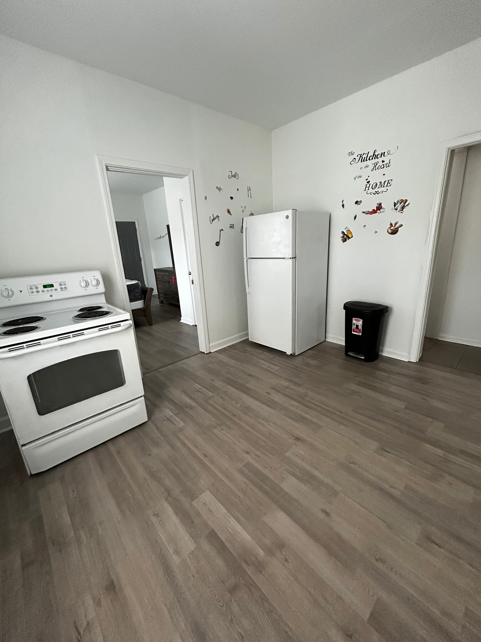 Kitchen - 2809 7th St SW