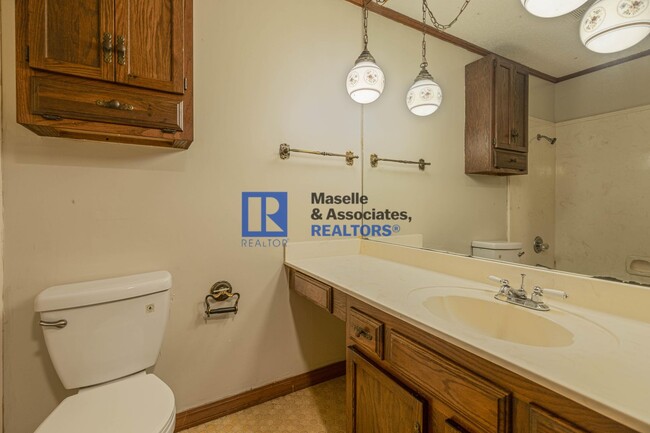 Building Photo - 3 Bed/2.5 Bath in Brookwood Subdivision