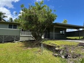 Building Photo - 3BR/2BA House with driveway and parking