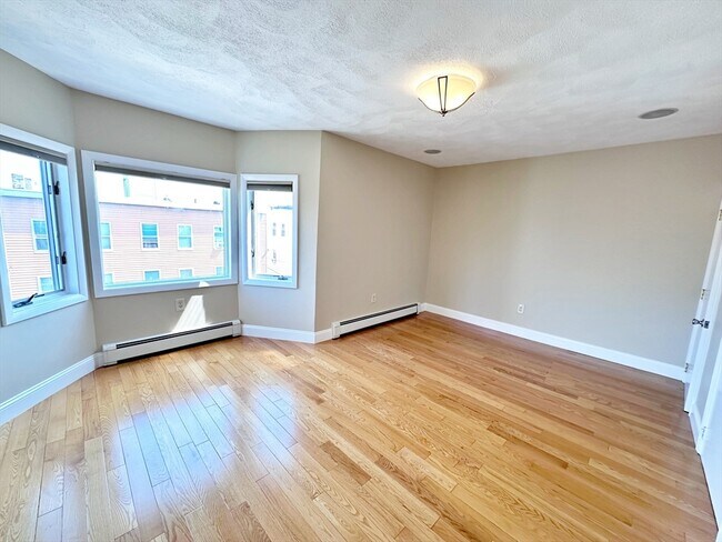 Building Photo - 141 Webster St