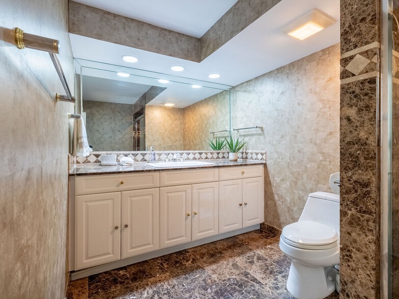 Building Photo - 3200 S Ocean Blvd