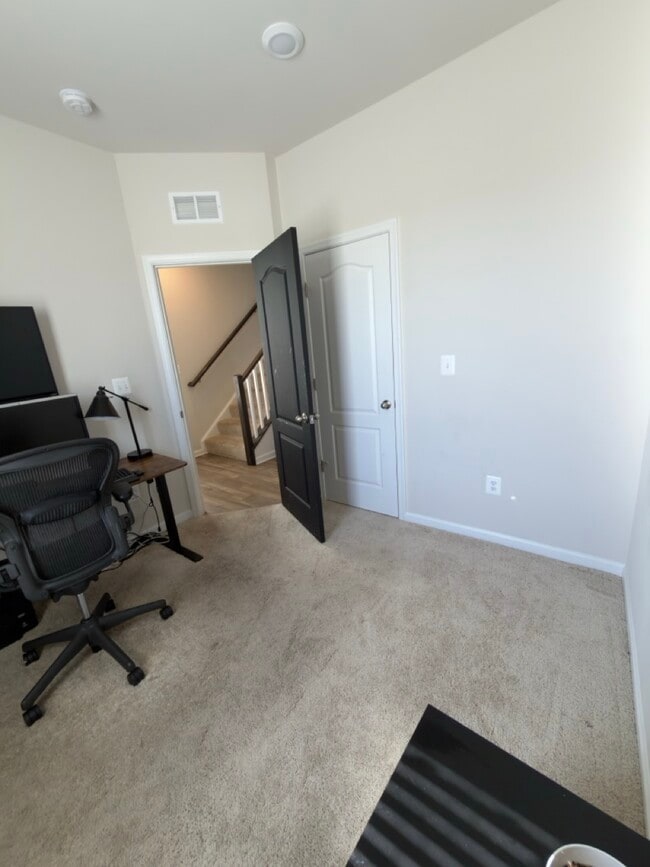 Building Photo - 2770 Lanham Hill Cir