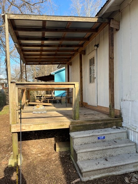 Building Photo - 112 Irwin Cir