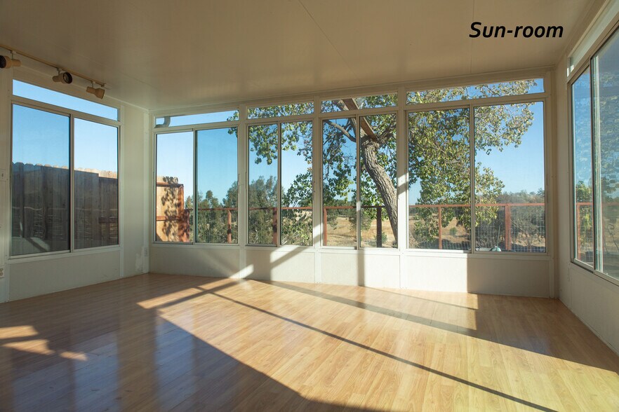 Sun-room (enclosed patio) - 2229 San Remo Way