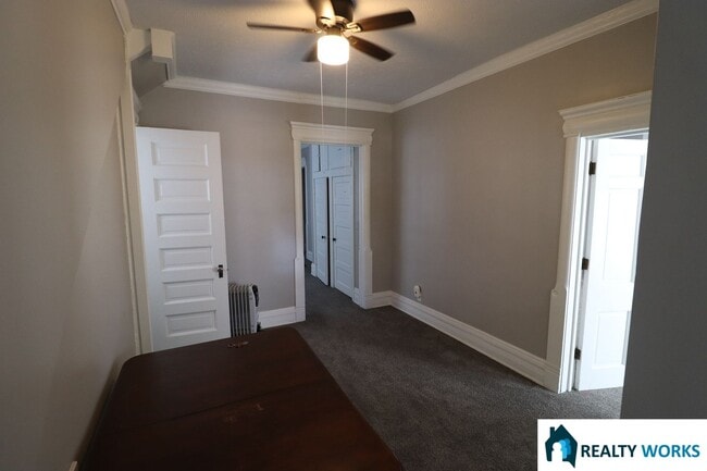 Building Photo - Spacious Two Bed One and a Half Bath