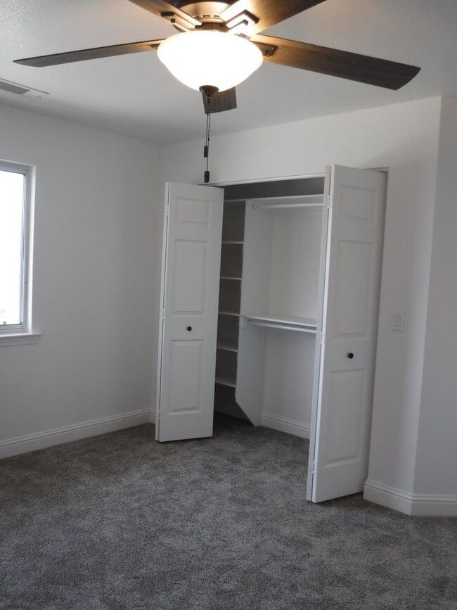 Building Photo - 826 Cally Ct