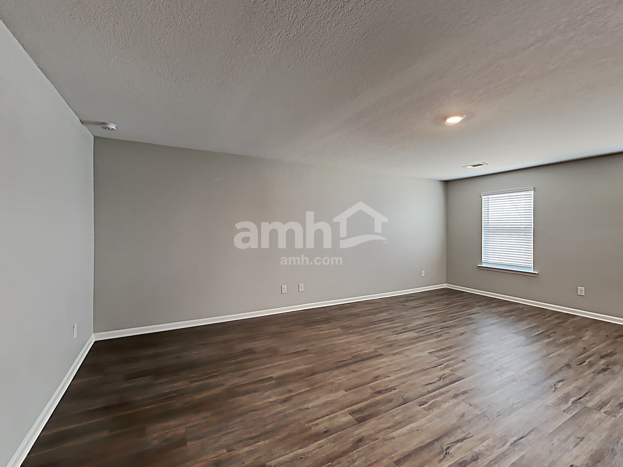 Building Photo - 415 Vermeer Ct
