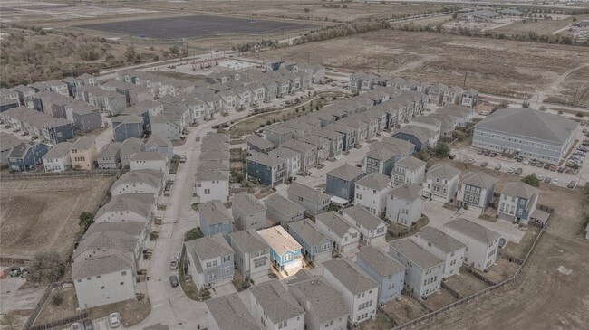 Building Photo - 11915 Oakmont Valley Trace