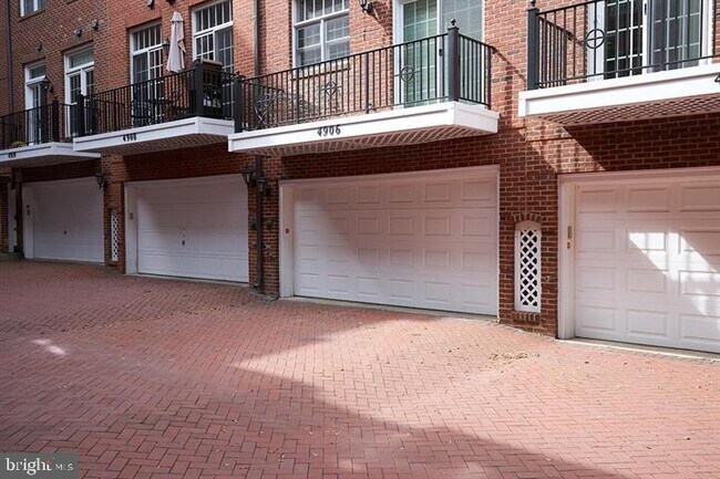Building Photo - 4906 Montgomery Ln