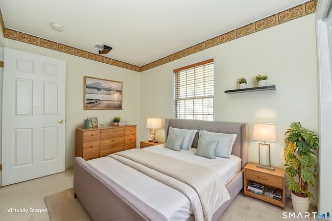 Building Photo - 5 Moody Ave