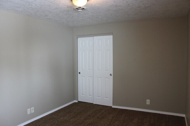 Building Photo - 16664 Shaw Pine Ct