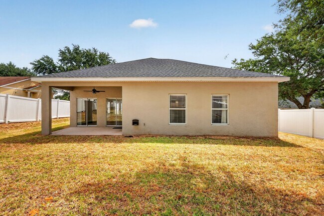 Building Photo - 3/2 Home on a Cul-de-Sac with Beautiful Yard!