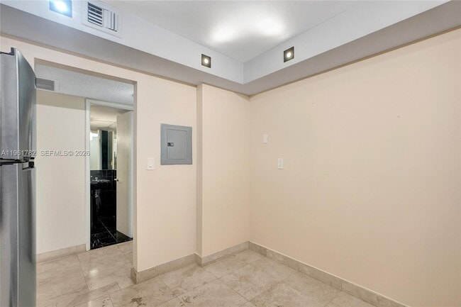 Building Photo - 18151 NE 31st Ct