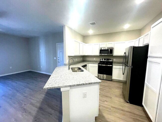 Building Photo - 300 Willow Grv Wy