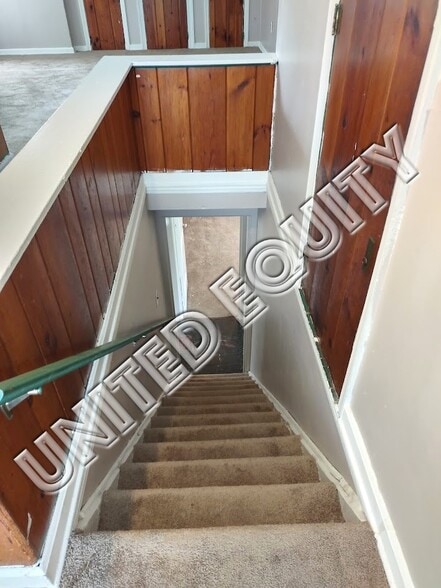 Building Photo - 3401 Earlham Dr