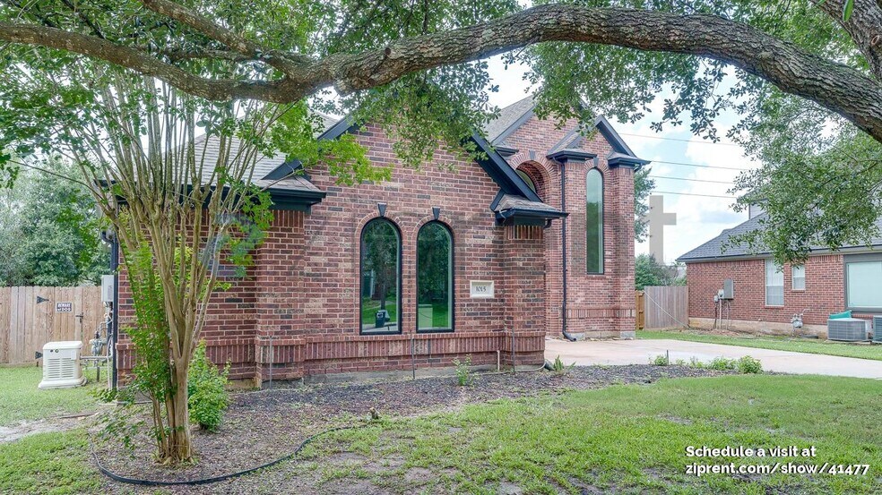 Building Photo - 1015 Pine Walk Trail