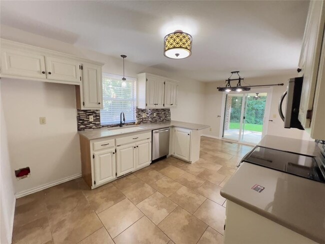 Building Photo - 11800 Kingsridge Terrace