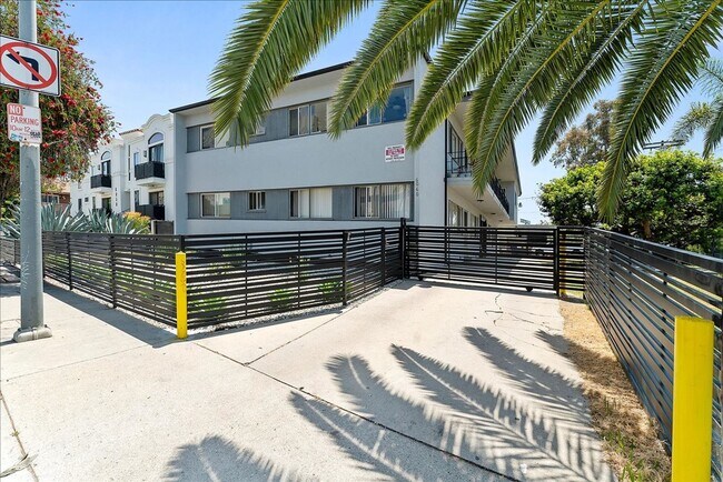 Building Photo - 6060 Cadillac Ave