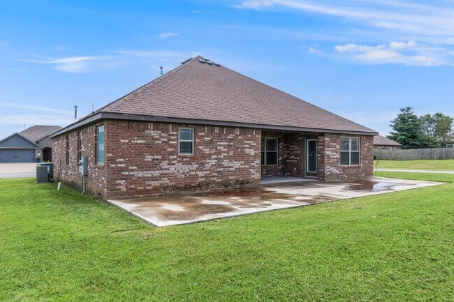 Building Photo - Comfortable Living in Pea Ridge: 3 Bed, 2 Bath Home