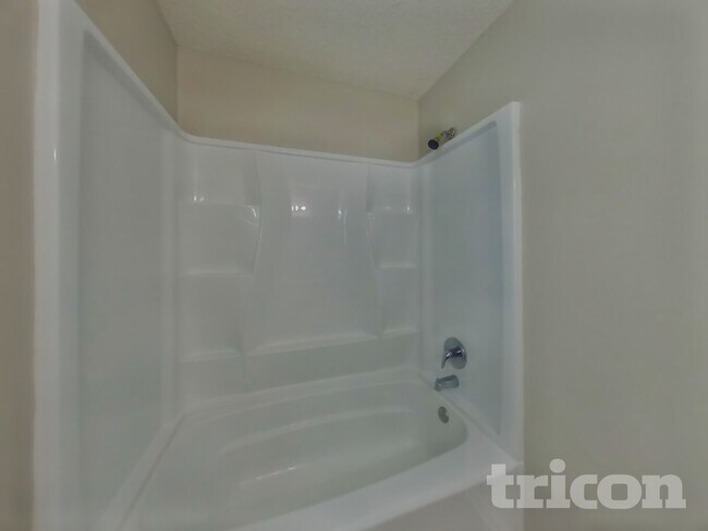 Building Photo - 1940 Hunters Trace Cir