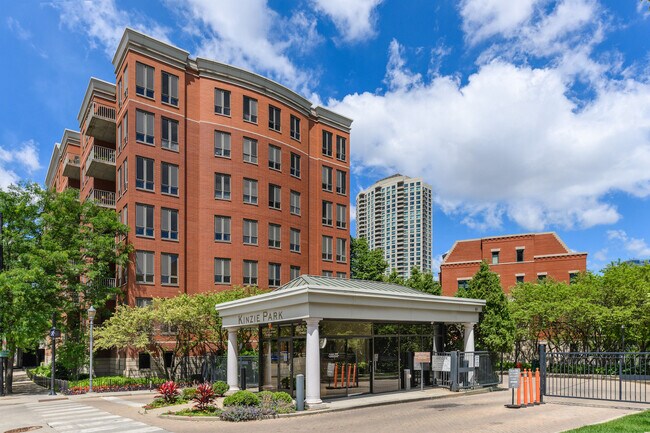 Building Photo - 501 N Clinton St