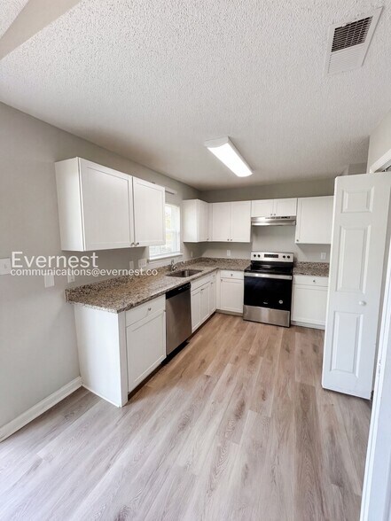 Building Photo - 1228 Capps Hollow Dr