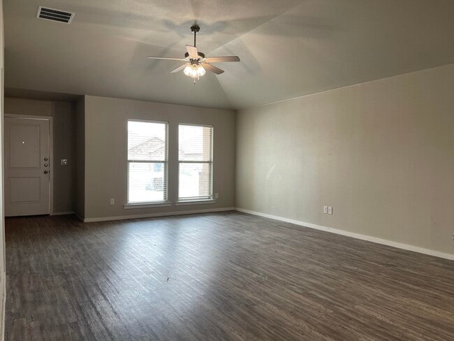 Building Photo - 2130 N Texas Ave