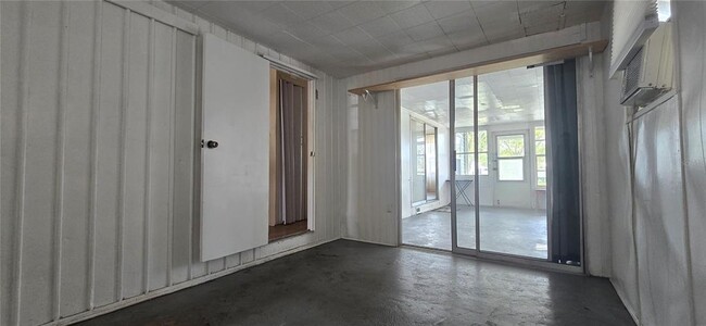 Building Photo - 5414 Taylor Ave