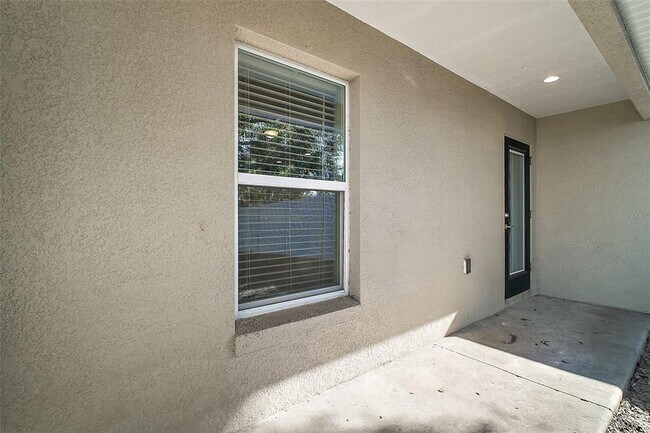 Building Photo - 444 Fahnstock St