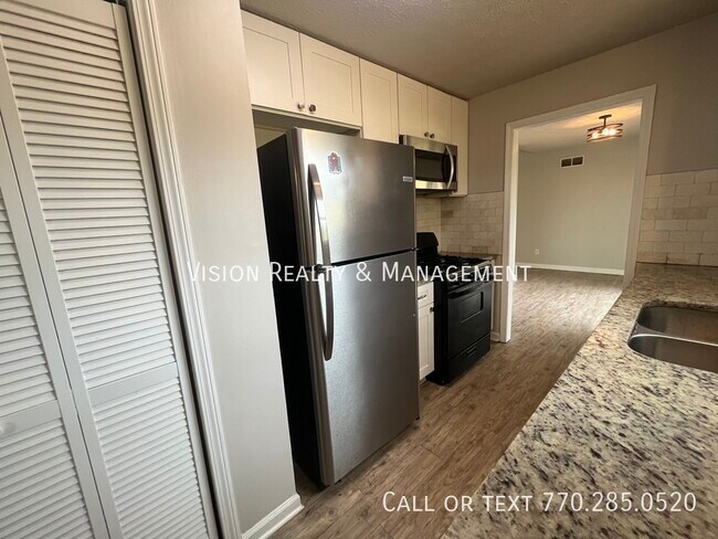 Building Photo - 5842 Oak Ct