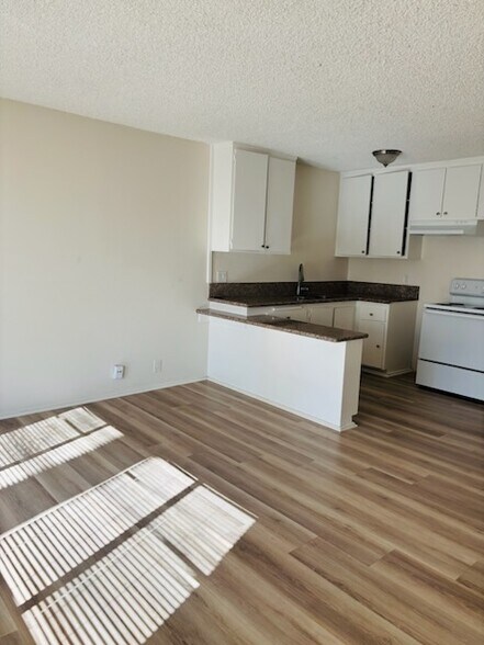 Building Photo - Romaine Street Apartments