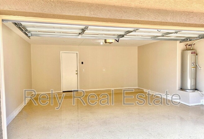 Building Photo - 1225 N 36th St