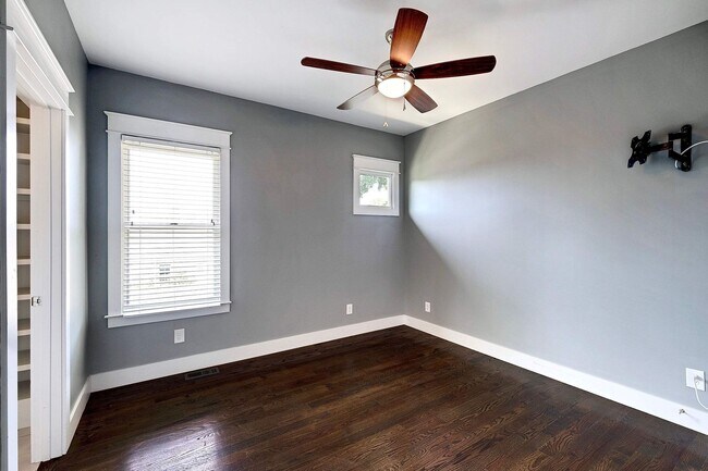 Building Photo - EAST NASHVILLE - FOUR BEDROOM Historic Home with amazing views of Nashville Skyline!