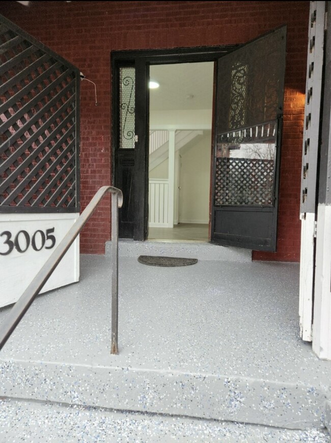 Building Photo - 3005 South Dakota Ave NE