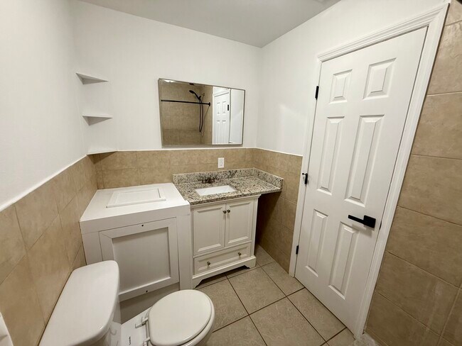 Building Photo - 8316 N 10th St