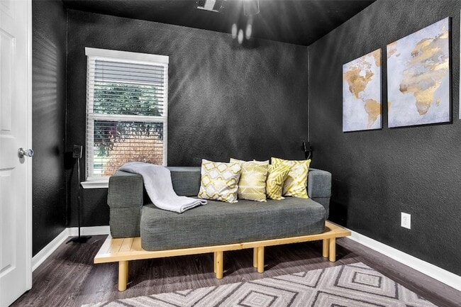 Building Photo - 3015 Beacon Grove St