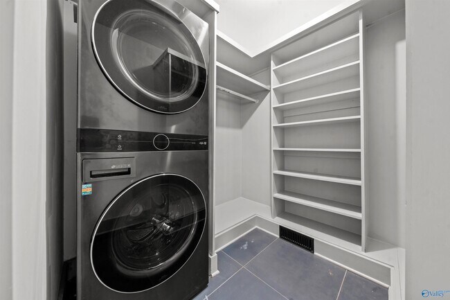 Building Photo - 7705 Foxfire Dr SE