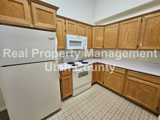 Building Photo - Orem Condo Top Floor Pet Friendly